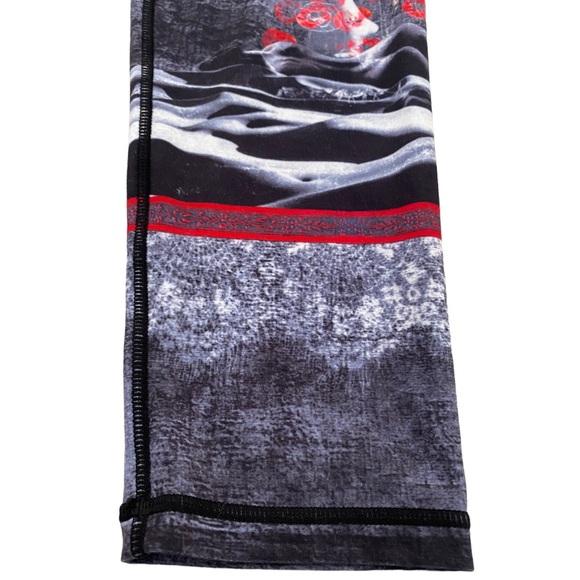 Niyama Sol • Bad Moon Rising Crop Leggings - Picture 5 of 6